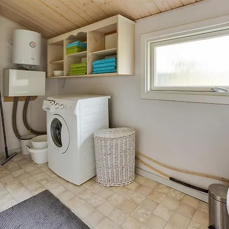 펜션 Three-bedroom Holiday In *