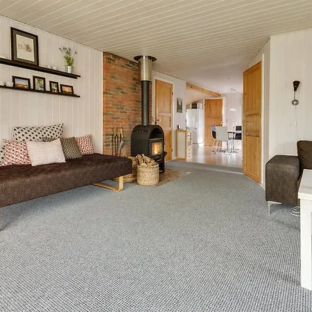 Three-bedroom Holiday In * Hals
